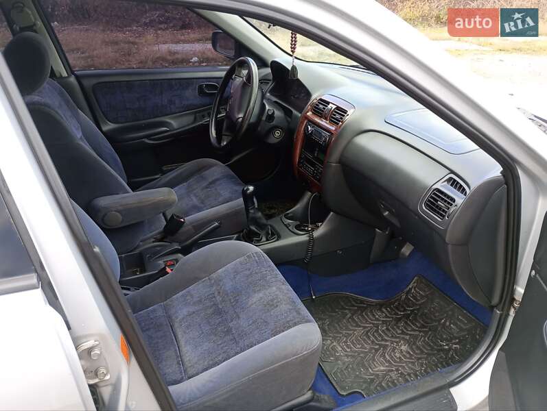 Седан Mazda 626 1999 в Старокостянтинові