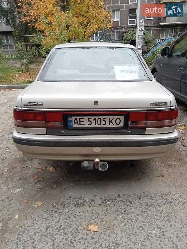 Седан Mazda 626 1988 в Днепре