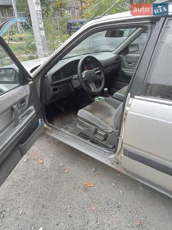 Седан Mazda 626 1988 в Днепре