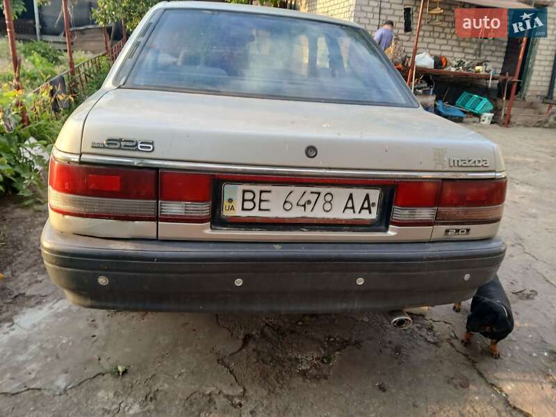 Седан Mazda 626 1989 в Ужгороді