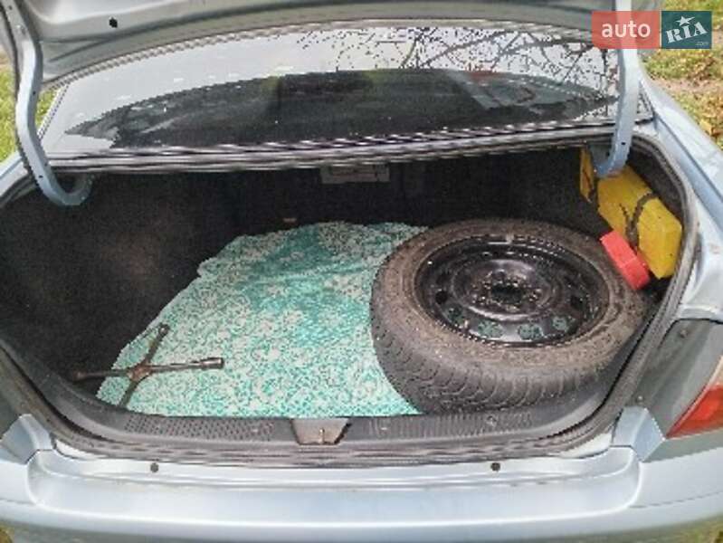 Седан Mazda 626 2001 в Білій Церкві