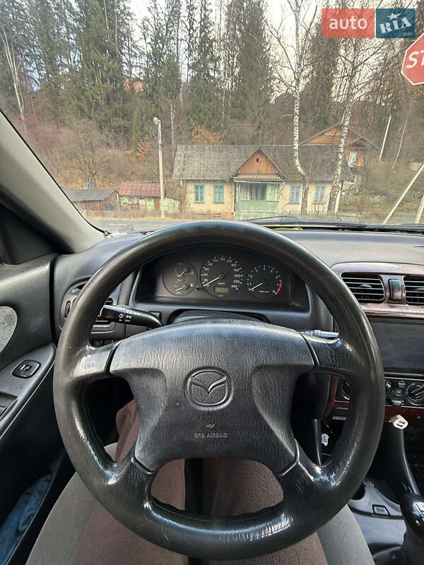 Седан Mazda 626 1997 в Верховине