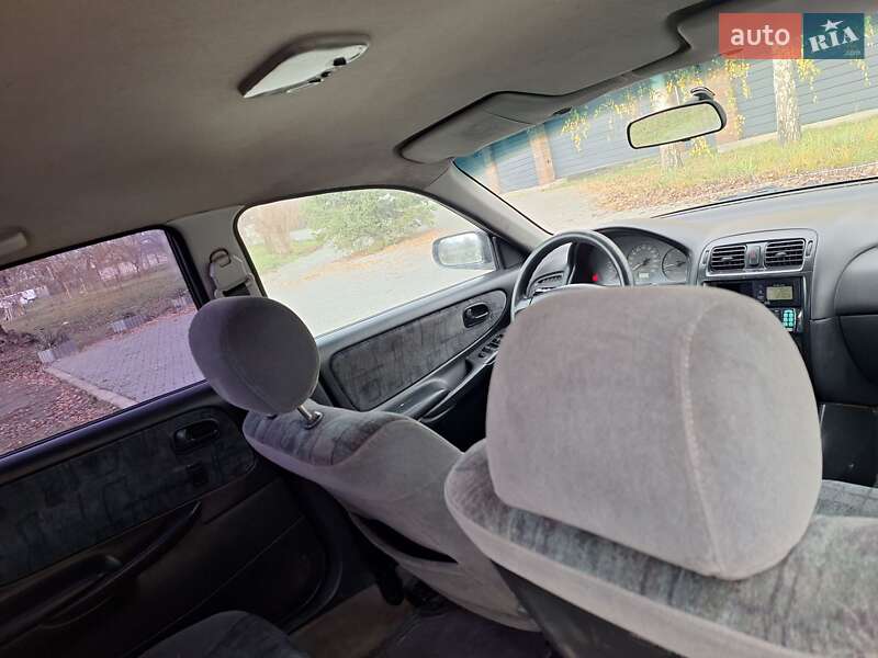 Седан Mazda 626 1999 в Черновцах