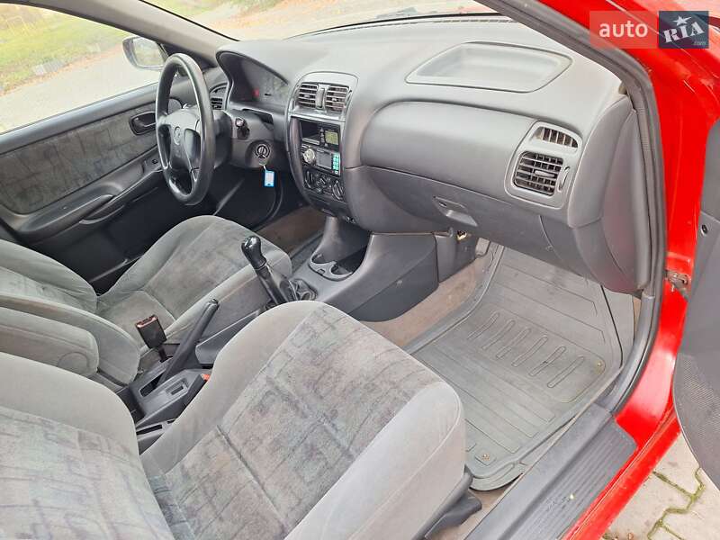 Седан Mazda 626 1999 в Черновцах