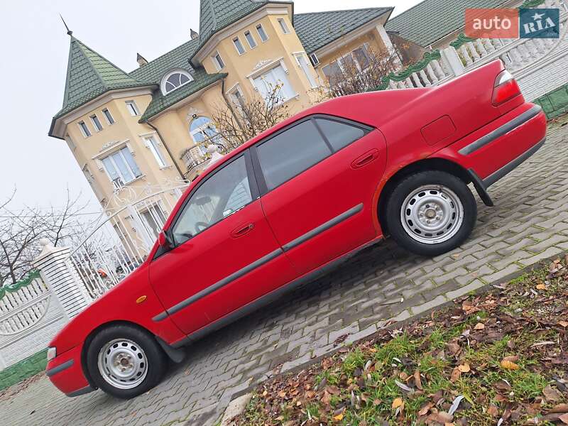 Седан Mazda 626 1999 в Черновцах