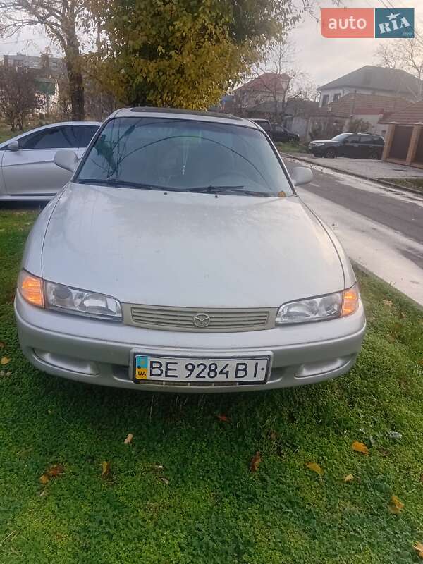 Седан Mazda 626 1992 в Николаеве