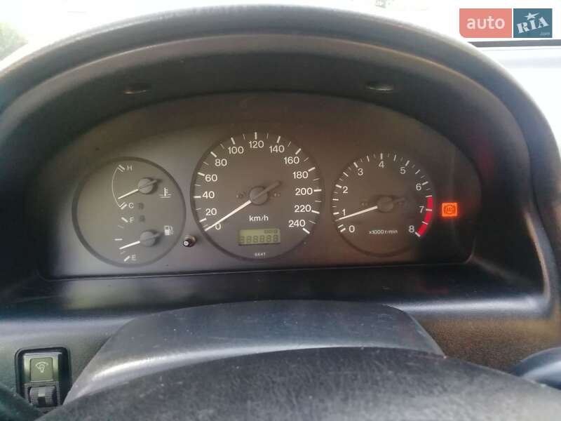 Седан Mazda 626 1999 в Виннице