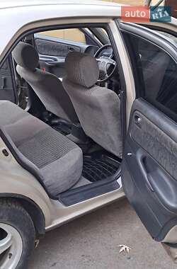 Седан Mazda 626 1998 в Киеве