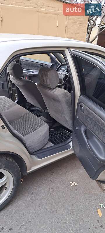 Седан Mazda 626 1998 в Киеве
