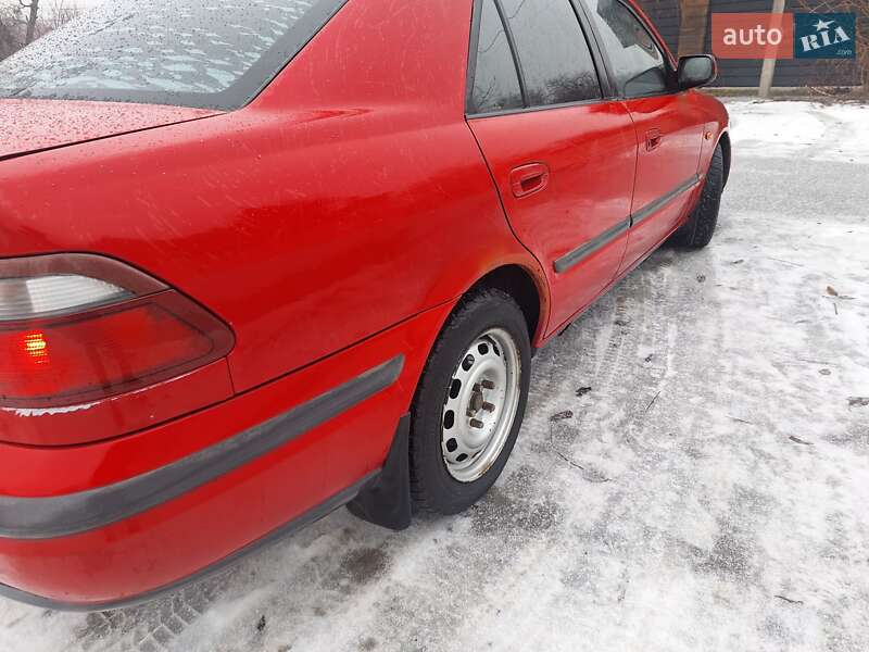 Седан Mazda 626 1999 в Черновцах