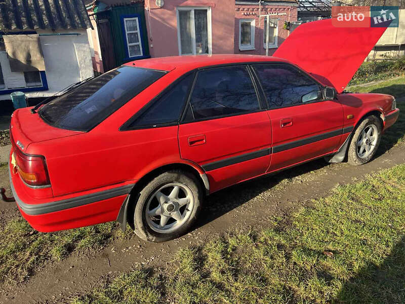 Седан Mazda 626 1988 в Полтаве