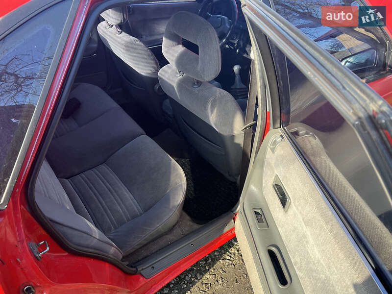 Седан Mazda 626 1988 в Полтаве