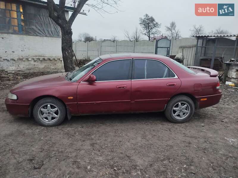 Седан Mazda 626 1995 в Ромнах