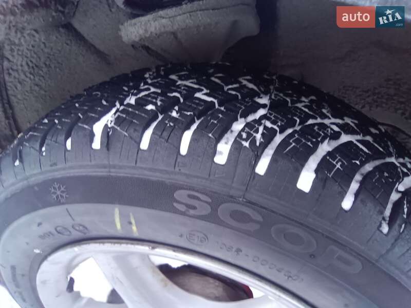 Хэтчбек Mazda 626 1990 в Ровно