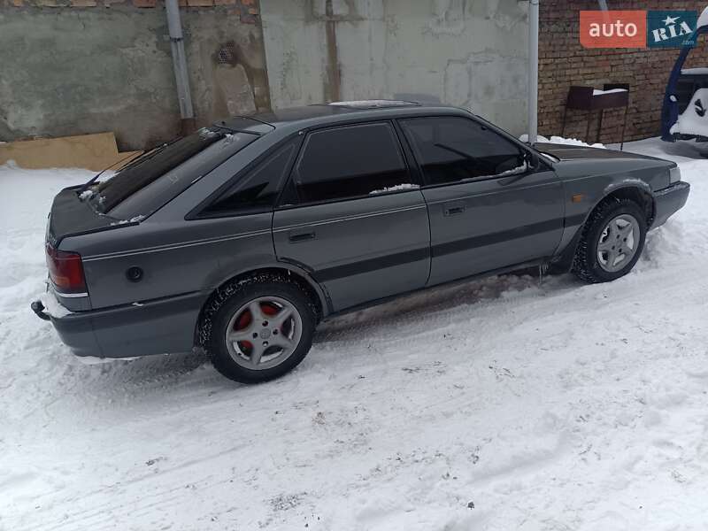 Хэтчбек Mazda 626 1990 в Ровно
