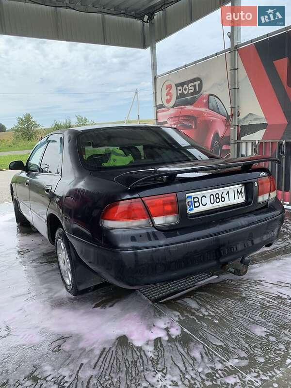 Седан Mazda 626 1993 в Мостиске