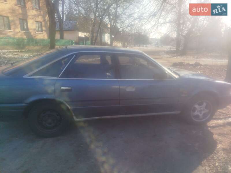 Седан Mazda 626 1988 в Вільшанці