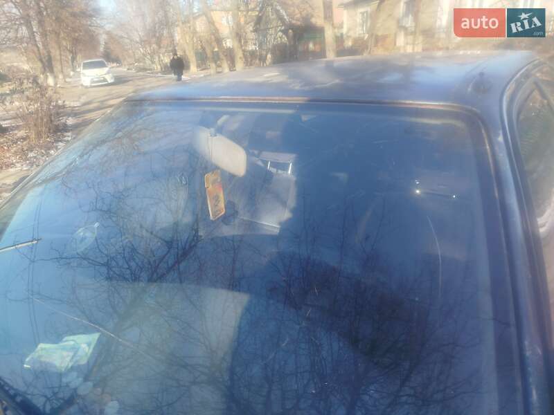 Седан Mazda 626 1988 в Вільшанці