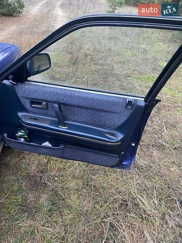 Седан Mazda 626 1987 в Кременчуці