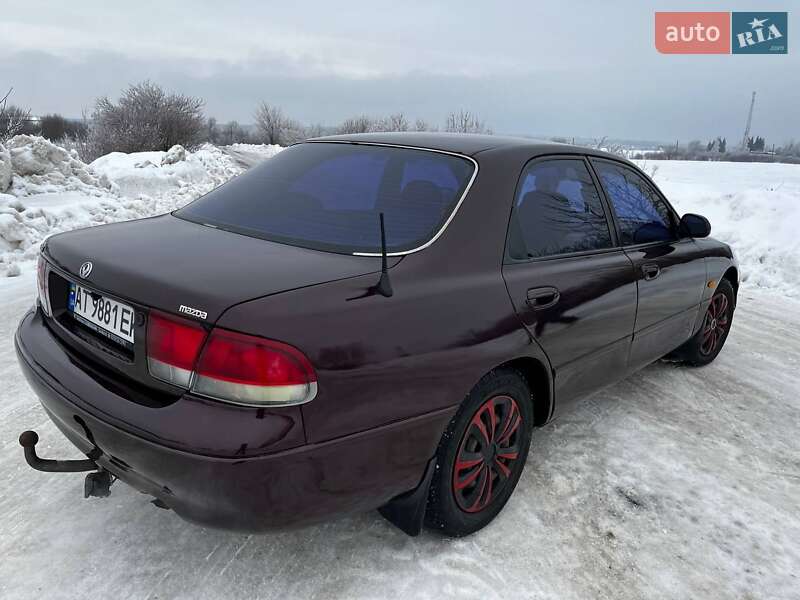 Седан Mazda 626 1993 в Угринові