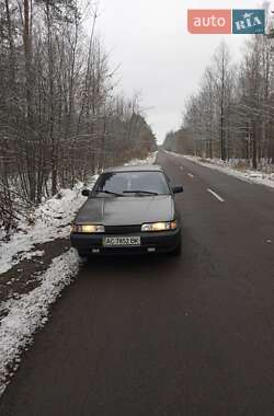 Седан Mazda 626 1988 в Володимирці
