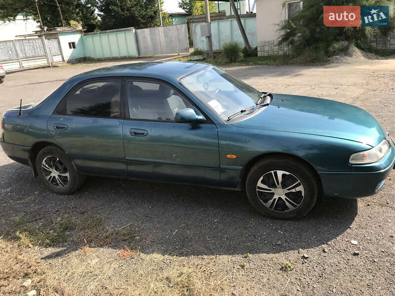 Седан Mazda 626 1993 в Виноградові
