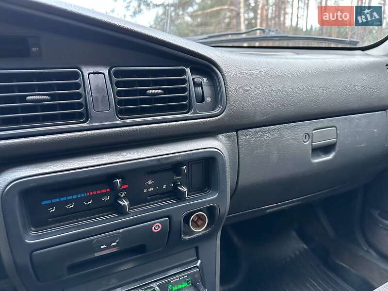 Седан Mazda 626 1988 в Малині