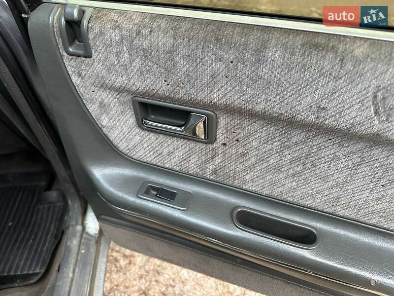 Седан Mazda 626 1988 в Малині