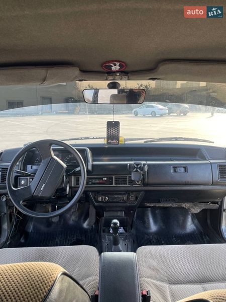 Седан Mazda 626 1985 в Киеве