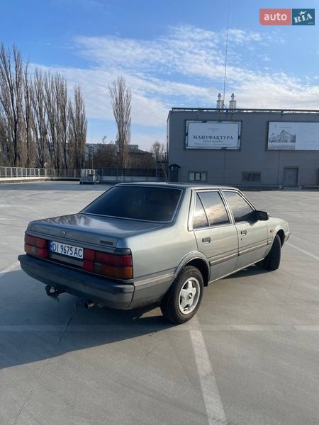 Седан Mazda 626 1985 в Киеве