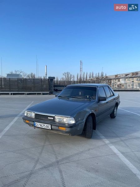 Седан Mazda 626 1985 в Киеве