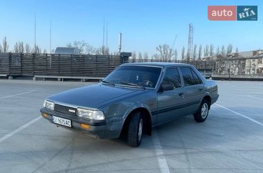 Седан Mazda 626 1985 в Киеве