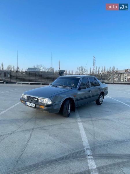 Седан Mazda 626 1985 в Киеве