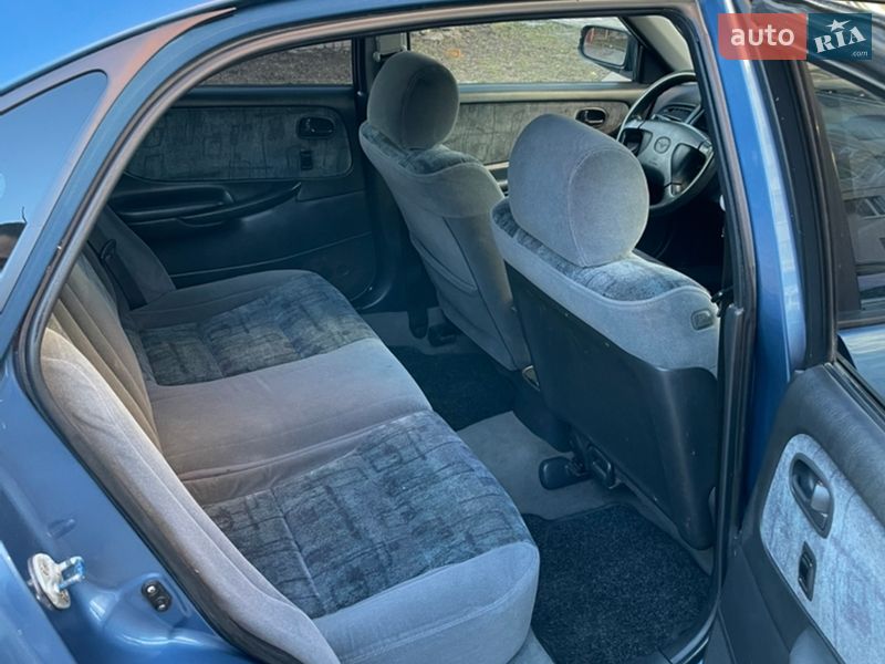 Хэтчбек Mazda 626 1998 в Львове