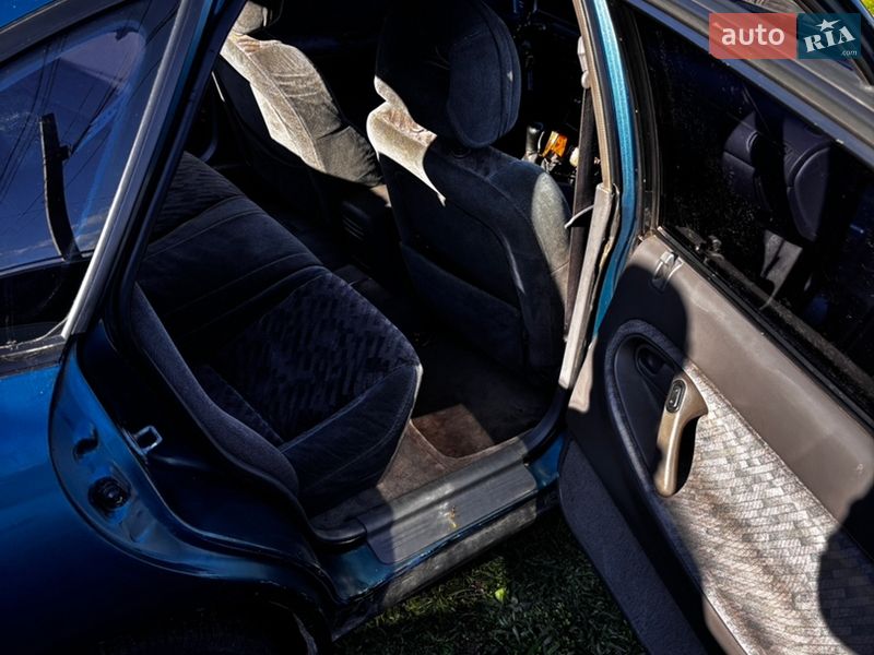 Хэтчбек Mazda 626 1992 в Раздельной