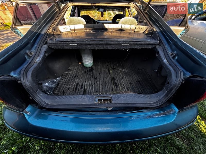 Хэтчбек Mazda 626 1992 в Раздельной