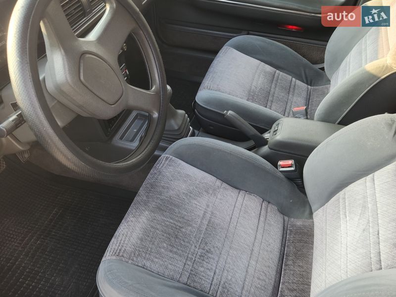 Седан Mazda 626 1990 в Полтаве