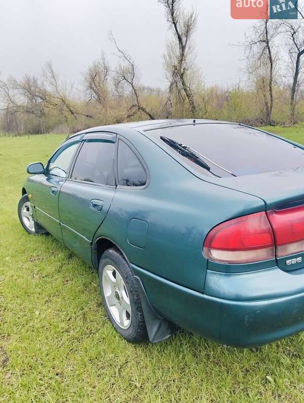 Хетчбек Mazda 626 1995 в Кам'янському