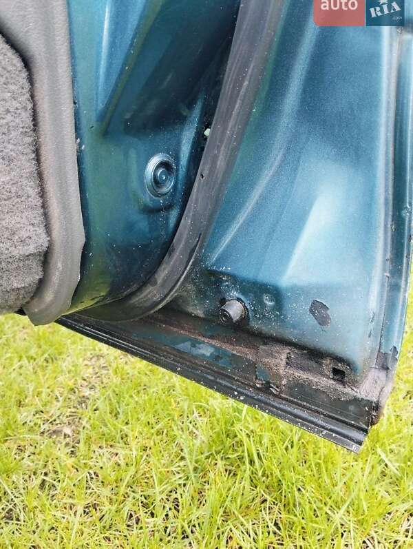 Хетчбек Mazda 626 1995 в Кам'янському