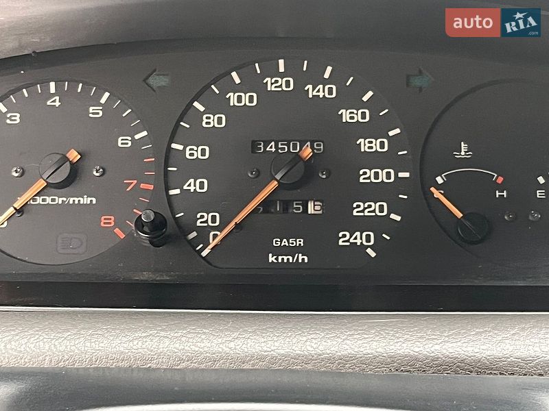 Седан Mazda 626 1992 в Кропивницькому