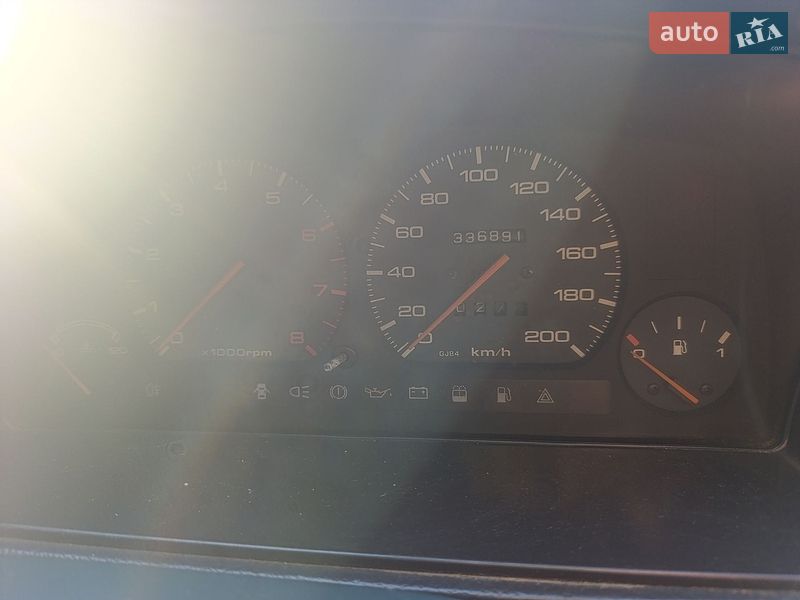 Седан Mazda 626 1989 в Сокирянах
