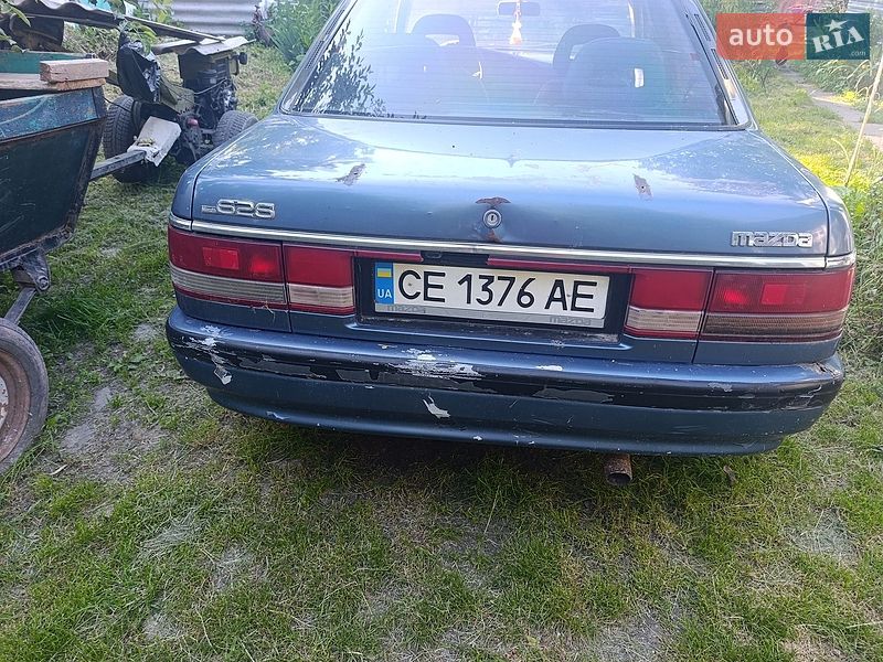 Седан Mazda 626 1989 в Сокирянах