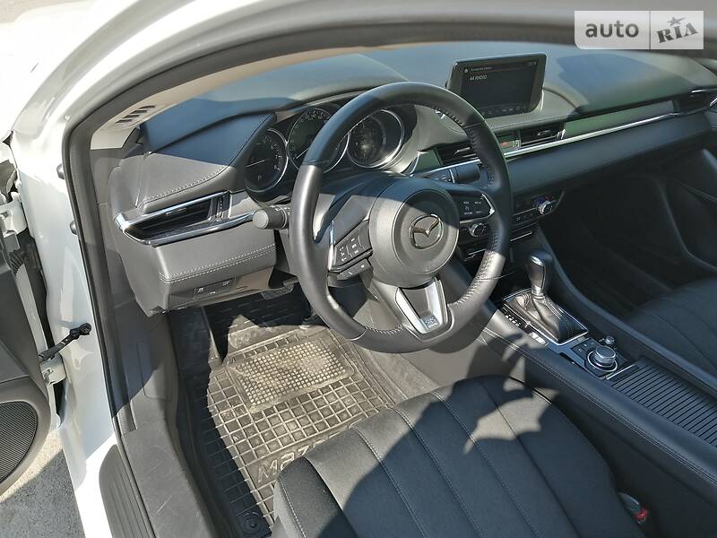 Седан Mazda 6 2018 в Чернівцях