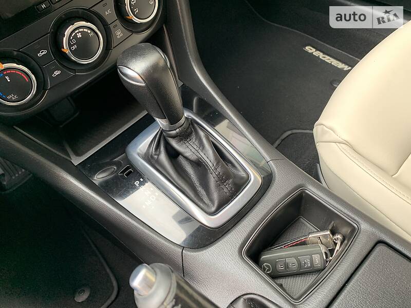 Седан Mazda 6 2015 в Івано-Франківську