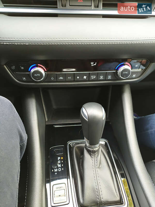 Седан Mazda 6 2018 в Днепре