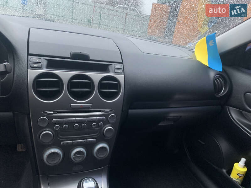 Седан Mazda 6 2002 в Добровеличковке