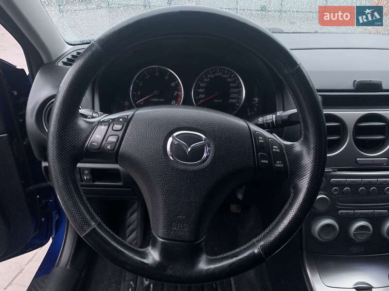 Седан Mazda 6 2002 в Добровеличковке