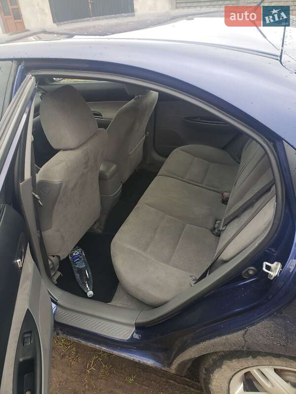 Седан Mazda 6 2003 в Черновцах