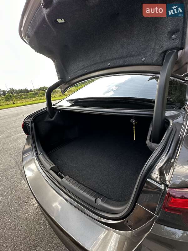 Седан Mazda 6 2015 в Кобеляках