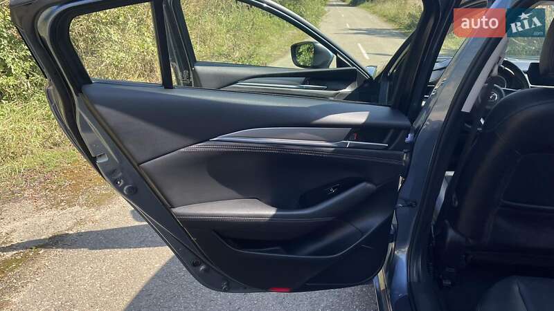 Седан Mazda 6 2018 в Львове
